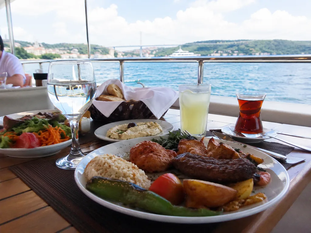 Lunch Cruise Lunch Cruise