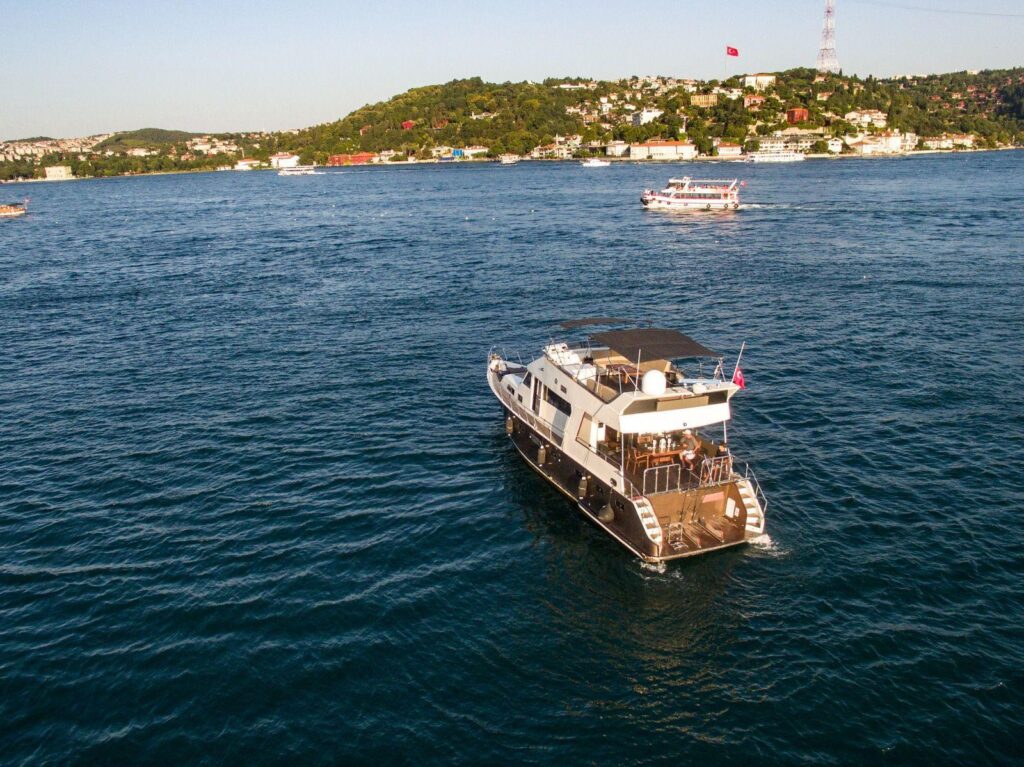 Mietyacht auf dem Bosporus