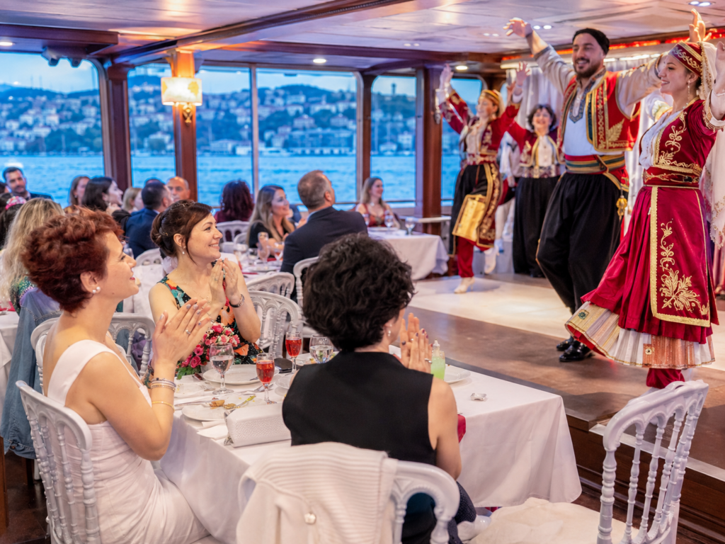 Standard menu with soft drinks on the Bosphorus dinner cruise