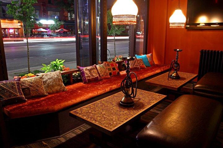 Café tradicional de narguile en Estambul