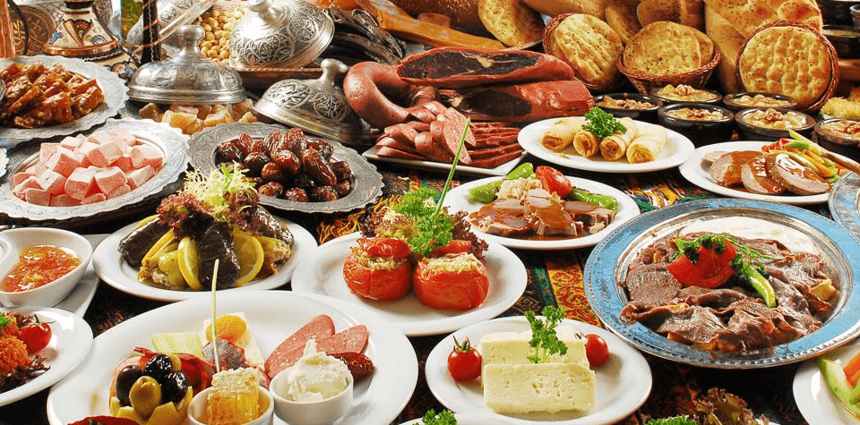 Culinary Delights: Dining Options Along the Bosphorus