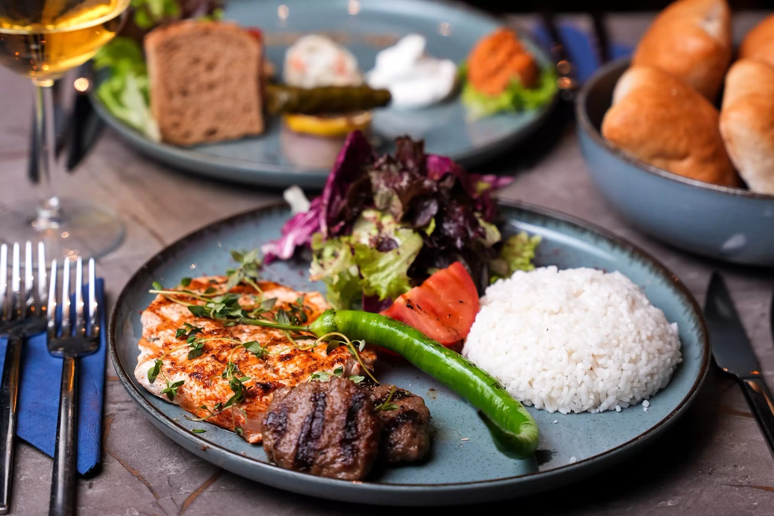 Bósforo cena crucero mezcla kebap 2