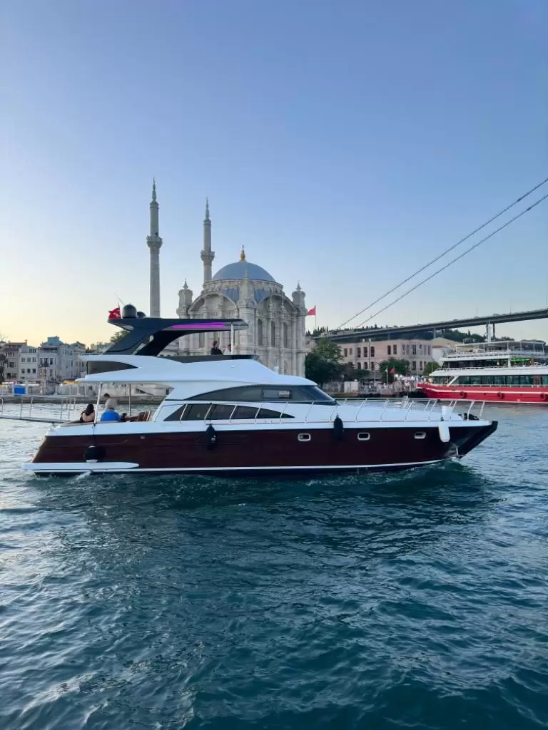 Bosporus 9 - Luxury Yacht Charter Istanbul